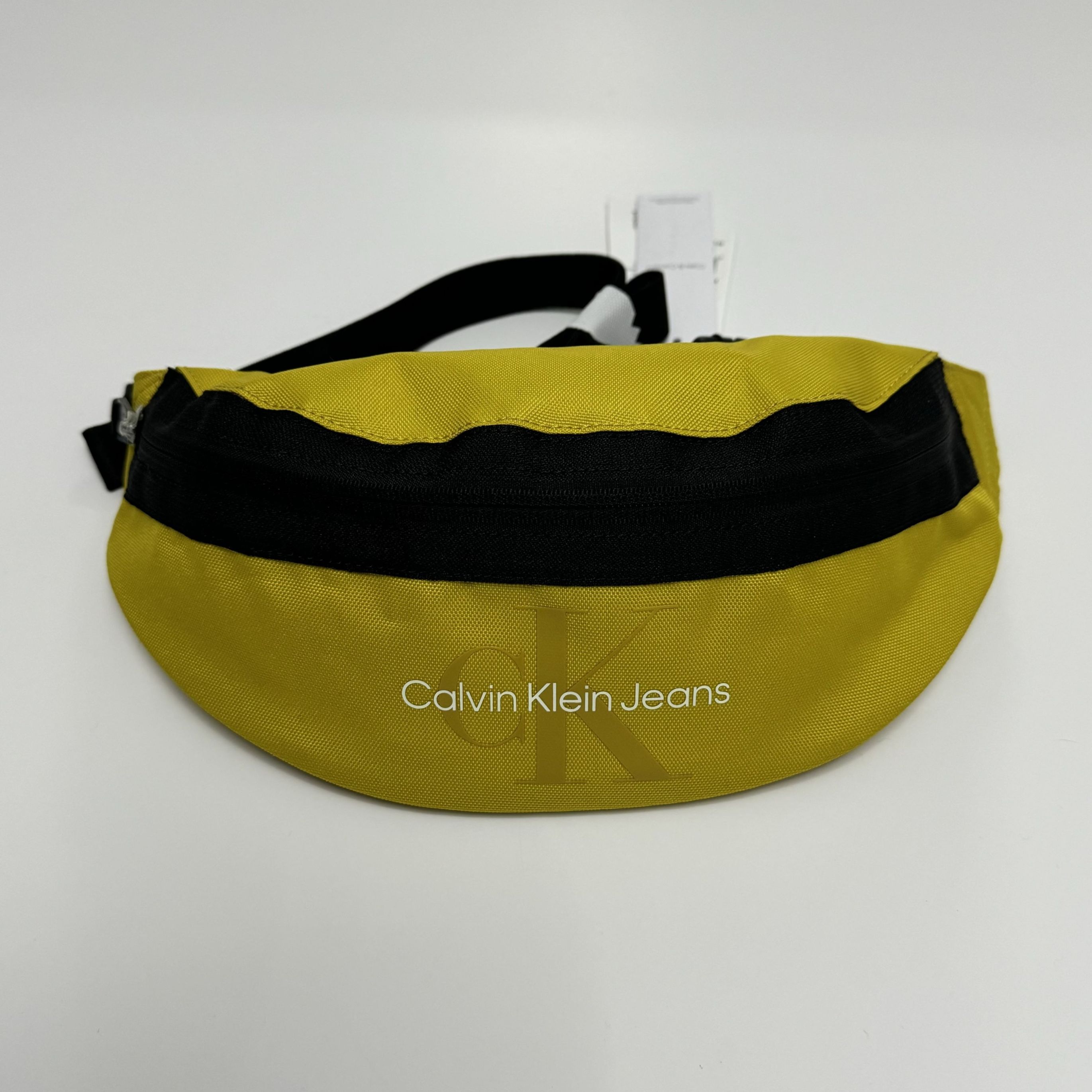 Cangurera amarillo con negro