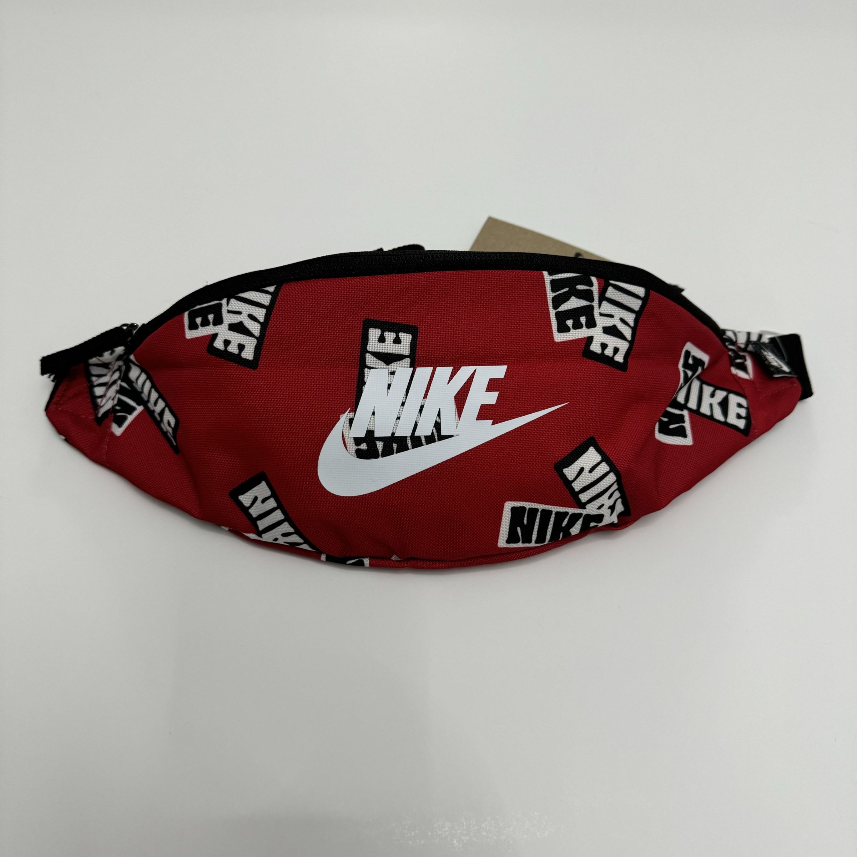 nike002-cangurera-rojo-con-cuadros-nike-