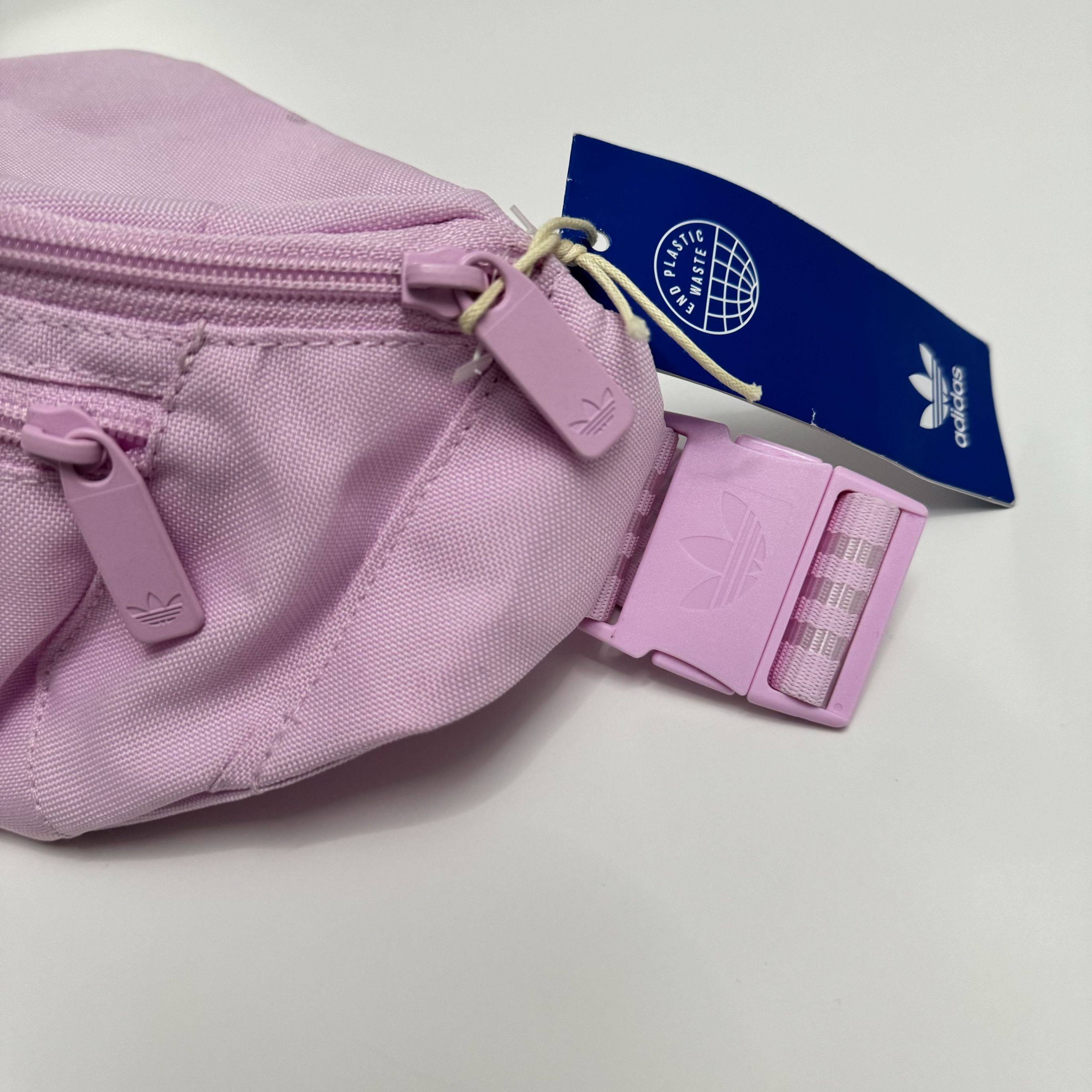 adi001-cangurera-rosa-originals--22147  