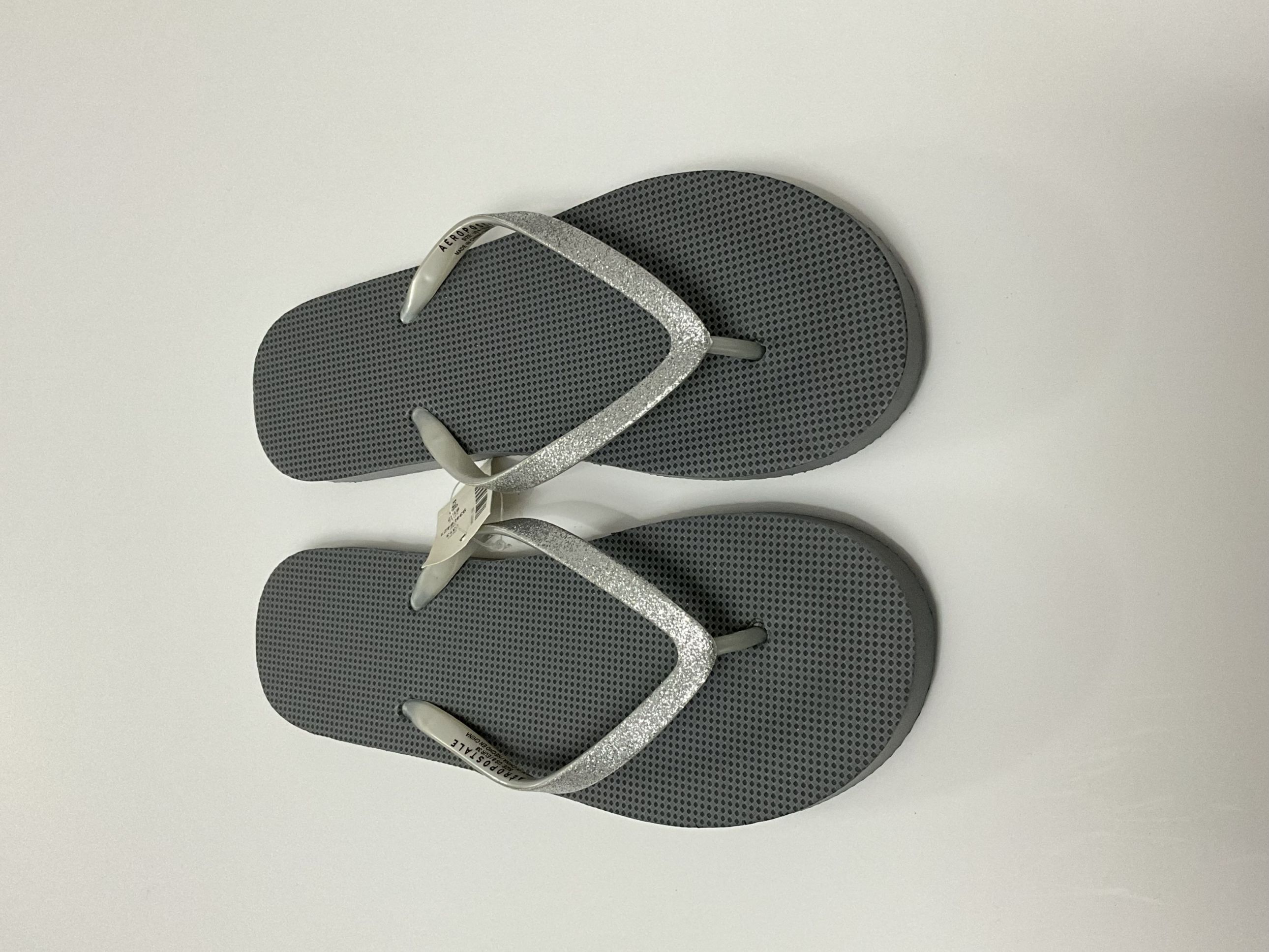 Sandalia gris brillos