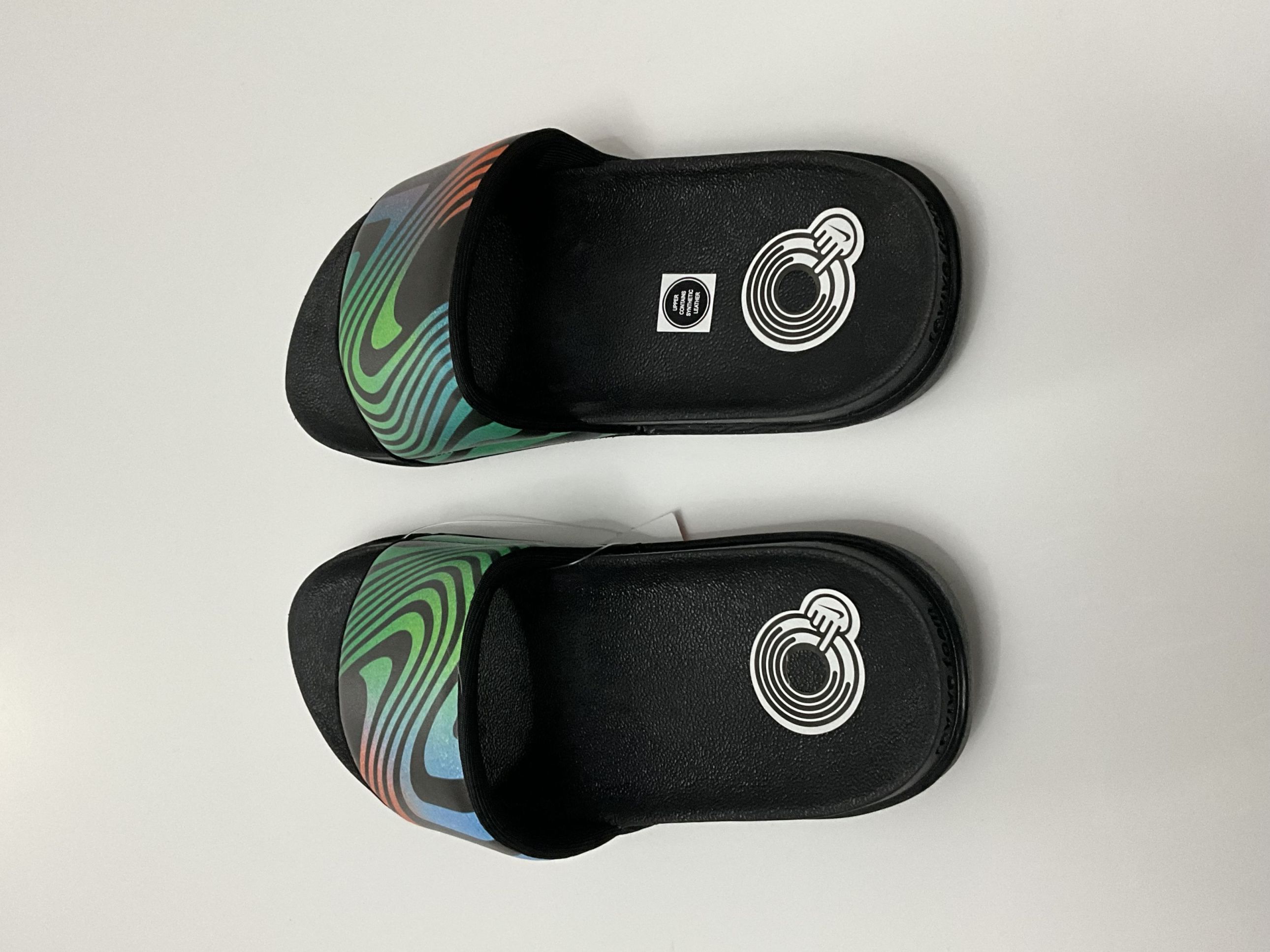 nike009-sandalia negra lineas verde y naranja-  
